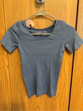 Shapermint Essentials Women's Scoop Neck Shaping T-Shirt